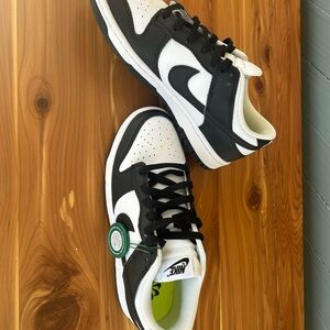 Nike Panda Dunks